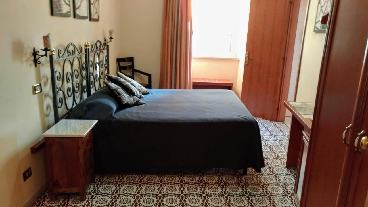 Nicolas Inn Рим Экстерьер фото